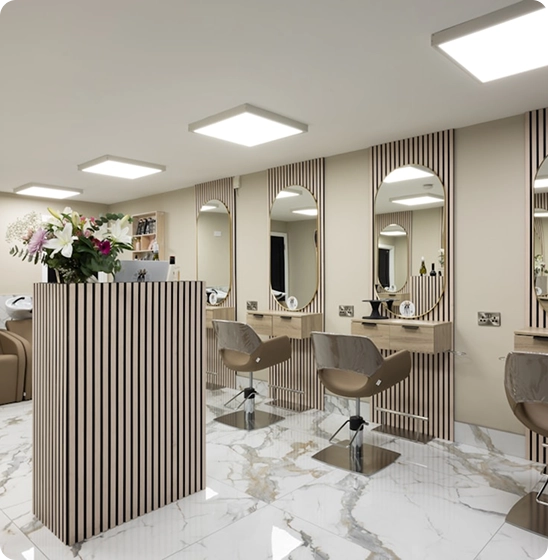 Modern, minimalist bir güzellik salonu. Beyaz sandalyeler, büyük aynalar ve bol doğal ışık alan, aydınlık ve temiz, profesyonel bir kuaför salonu. Açık raflar ve dışarıdaki yeşillik manzarasıyla sakin ve rahatlatıcı bir atmosfer.